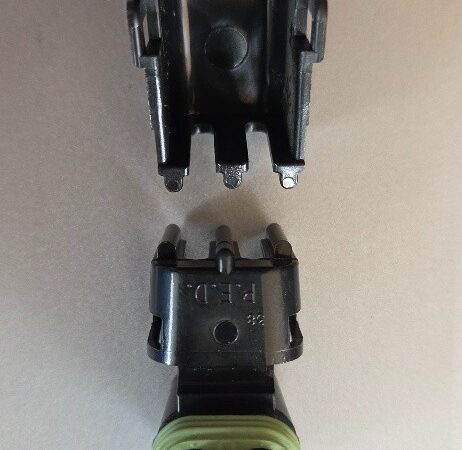 Delphi Connector 4 Way Socket and Plug , Male and Female 2 sets NOS