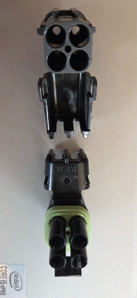 Delphi Connector 4 Way Socket and Plug , Male and Female 2 sets NOS