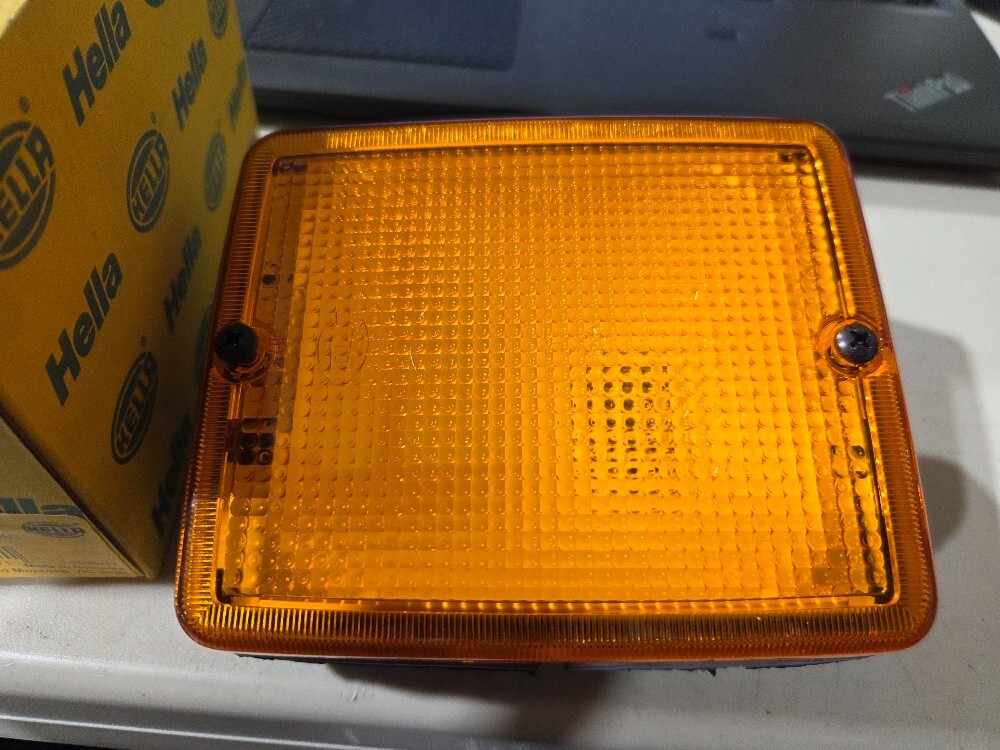 Hella Rear Indicator Light Incandescent 12 Or 24V 2149 - Image 3