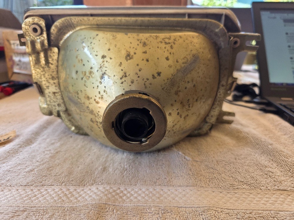 Mazda 323 LH Headlight - Image 3