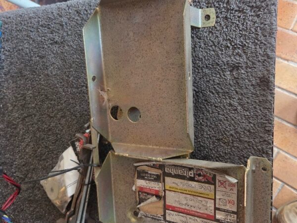PIRANHA BATTERY TRAY SUITABLE FOR HOLDEN RODEO 2006 ON V6(TWIN EXIDE BATTERIES)