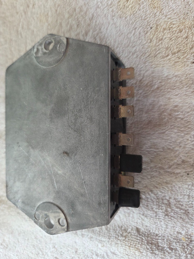 ASHDOWN 45-60702 - Voltage Regulator - 12V - N.O.S. - Lucas CAV 440 Style - Image 3