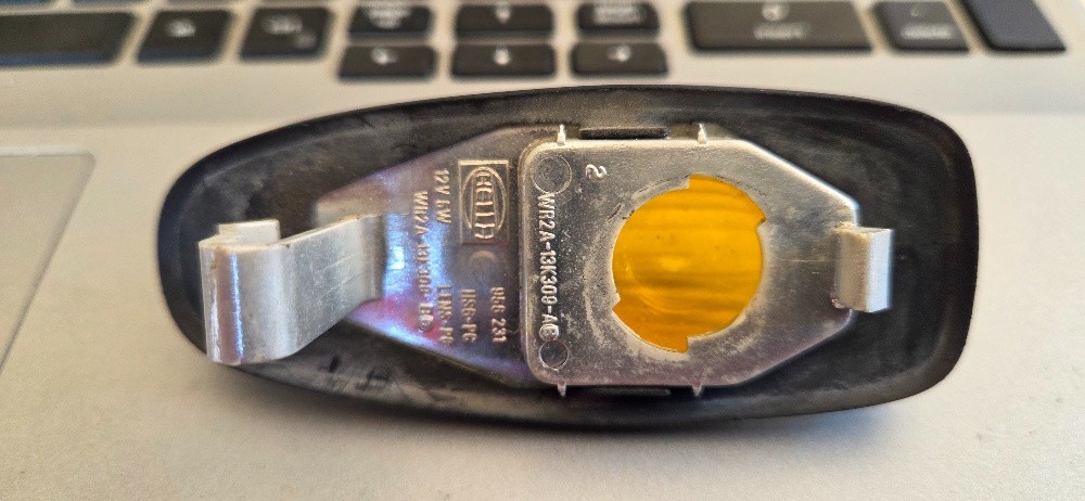 Genuine AU1 Ford Fairlane Side Turn Signal WR2A-13K309B - Image 3