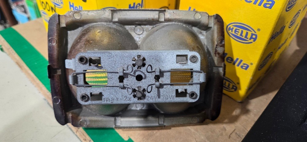 Hella Twin Beam Close Range Work Light 9.1531.01 NOS - Image 3