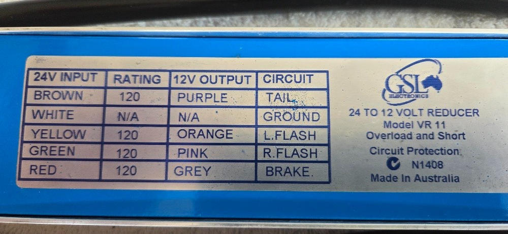 Voltage Reducer 24-12V 4X10A 4 Circuit Stock Code: VR11 NOS - Image 3