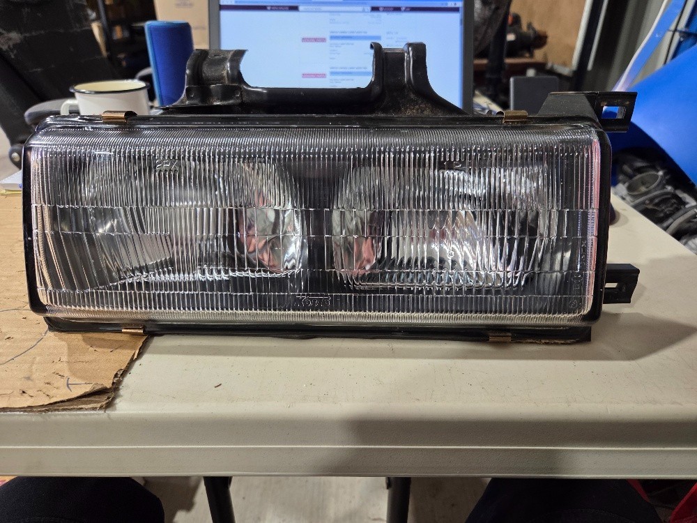 Genuine 26010-15M00 LAMP HEAD RH Suit Nissan Pulsar Hatch - Image 4