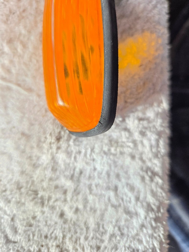 Genuine Ford Falcon AU1 Side Turn Signal ER13K309B - Image 3