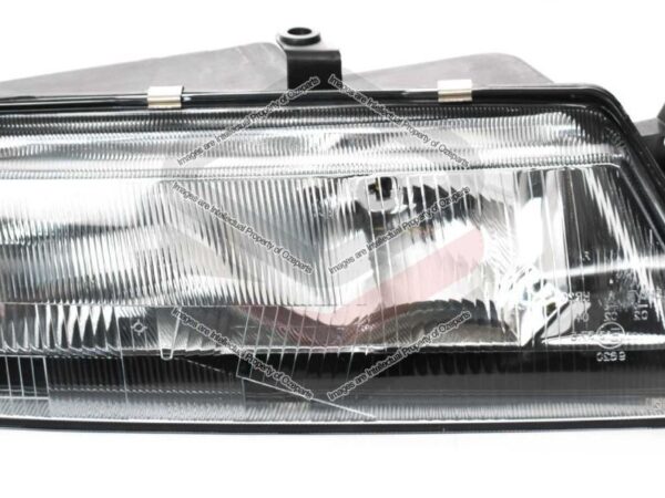 Head Light RH For Mitsubishi Magna 1997.05~1999.02 TF