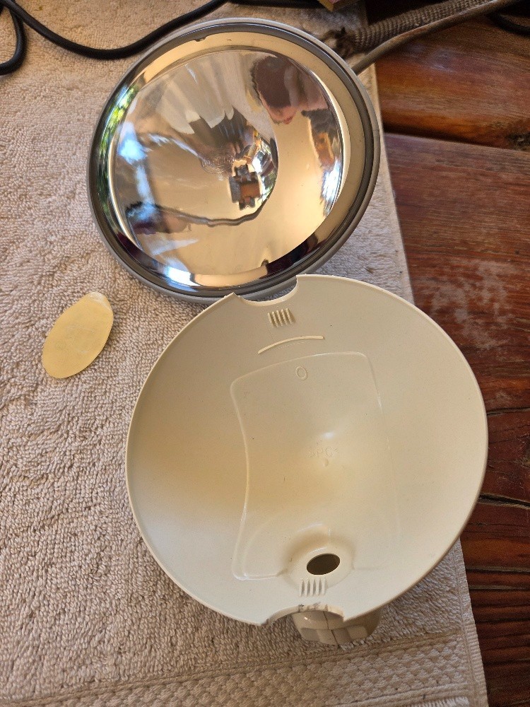 Hella Comet 200 White NOS/Marked - Image 3