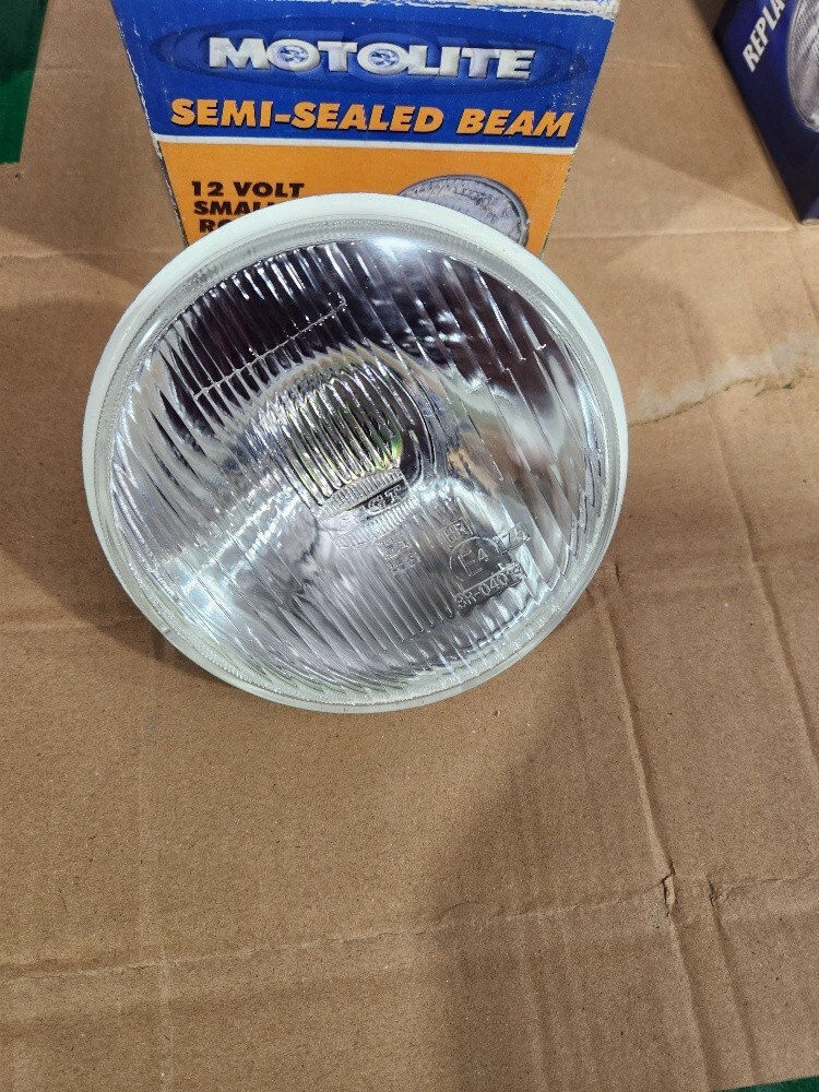 Semi Sealed Beam - 5-3/4″ Round Small High/Low H1 2 Pin - Motolite