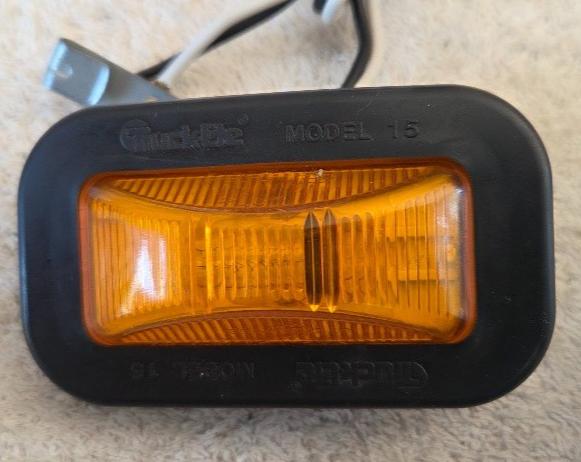 Trucklight Model 15 with Rubber base and cable Amber 24V NOS