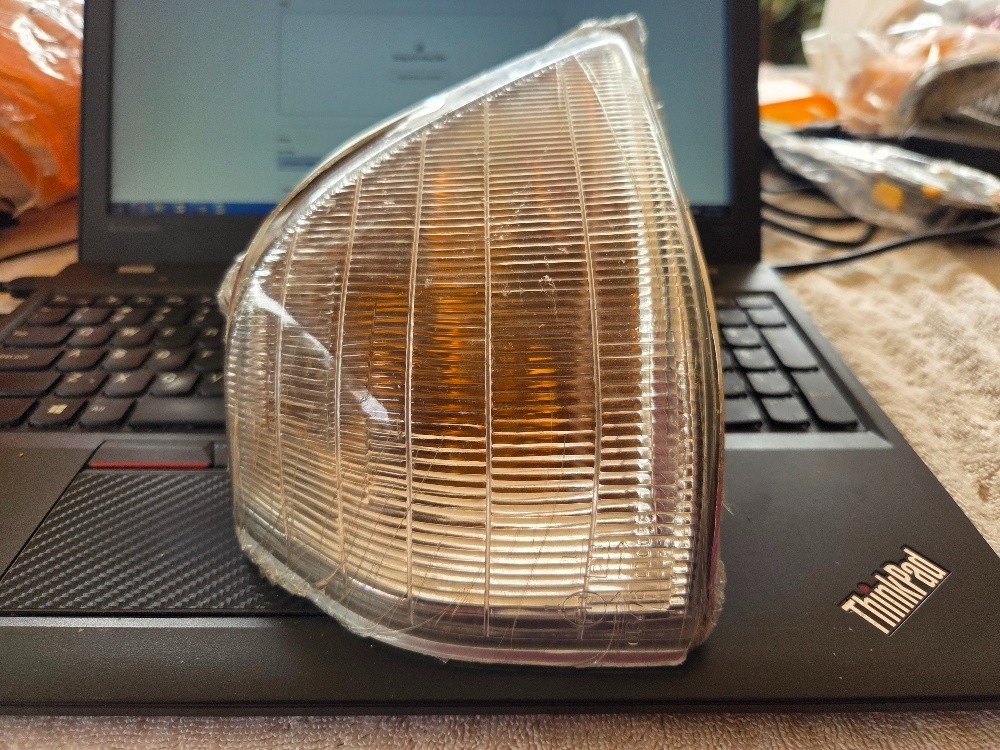 HOLDEN COMMODORE - VL 1986-1988 L CORNER LIGHT TYC 18-1846 - Image 5