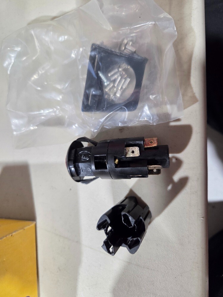 Hella 5227 - Hazard Warning Switch 12-24V Compact Design-In Dash/Under - Image 4