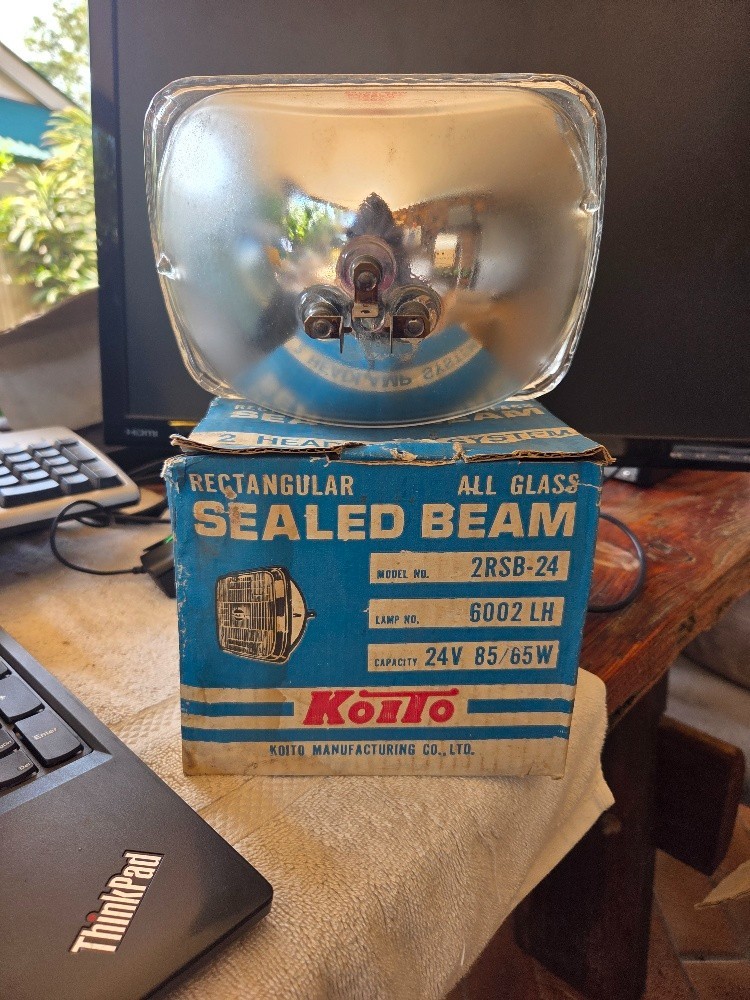 Koito 2RSB-24 6002LH 24V 85/65W Sealed Beam - Image 3