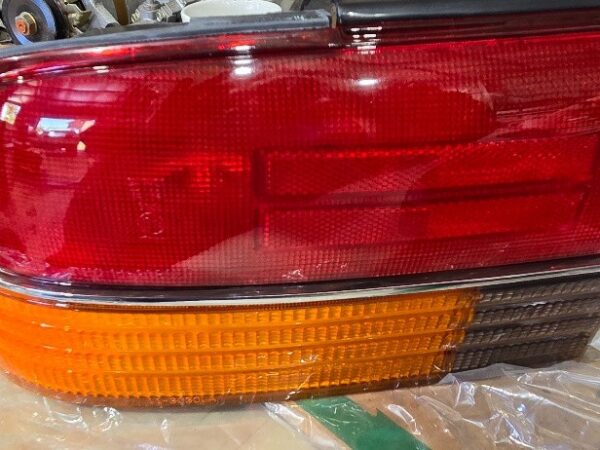 MITSUBISHI MAGNA TR/TS – 6/1991 to 10/1995 – 4DR SEDAN – LEFT SIDE TAIL LIGHT