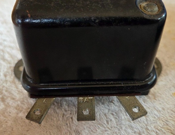 ECHLIN Voltage Regulator 6V VR-851 missing screws NOS