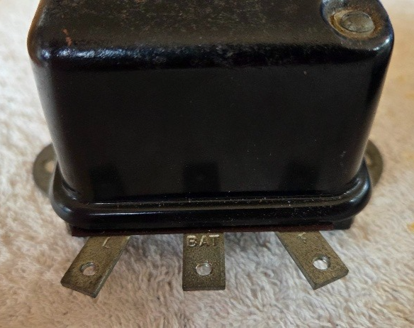 ECHLIN Voltage Regulator 6V VR-851 missing screws NOS
