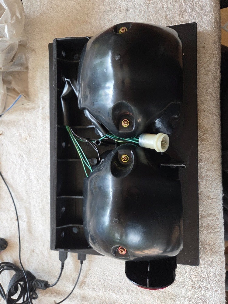 Hino or Japanese Truck STOP/TAIL/INDICATOR Light Assembly as per Photo - Image 4