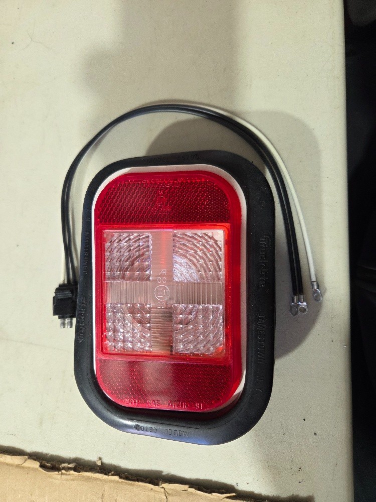 12 Volt Sealed Reverse Lamp Kit Narva 94158