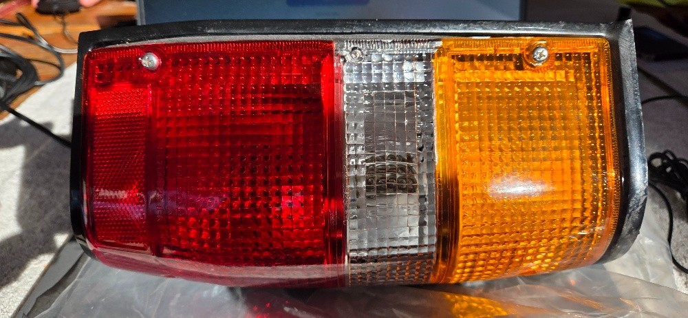 Right Taillight Mitsubishi L200 87 214-1923R-AE2 NOS - Image 5