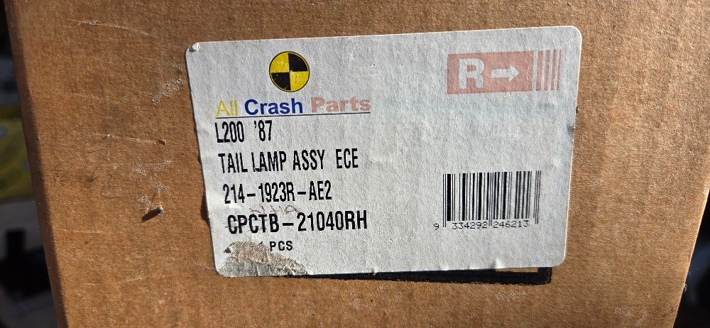 Right Taillight Mitsubishi L200 87 214-1923R-AE2 NOS - Image 6