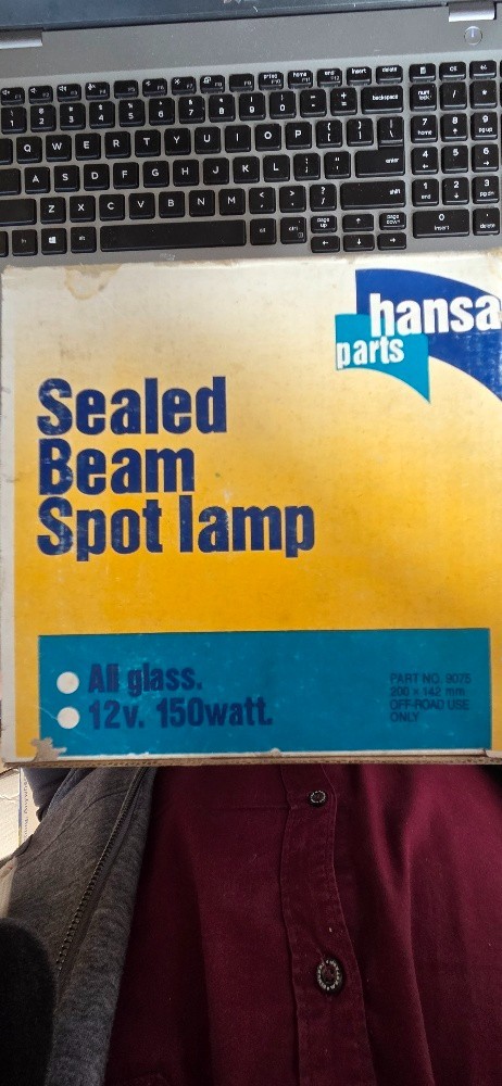Sealed Beam Spot light #9075 200 x 142 mm 12v 150watt - Hansa NOS - Image 3
