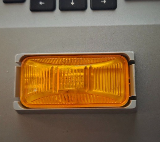 Truck-lite 15200Y 24V Clearance light with base NOS - Image 6