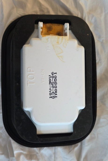 Valens VS-L04 Rectangular Turn Light with Rubber Grommet NOS - Image 7